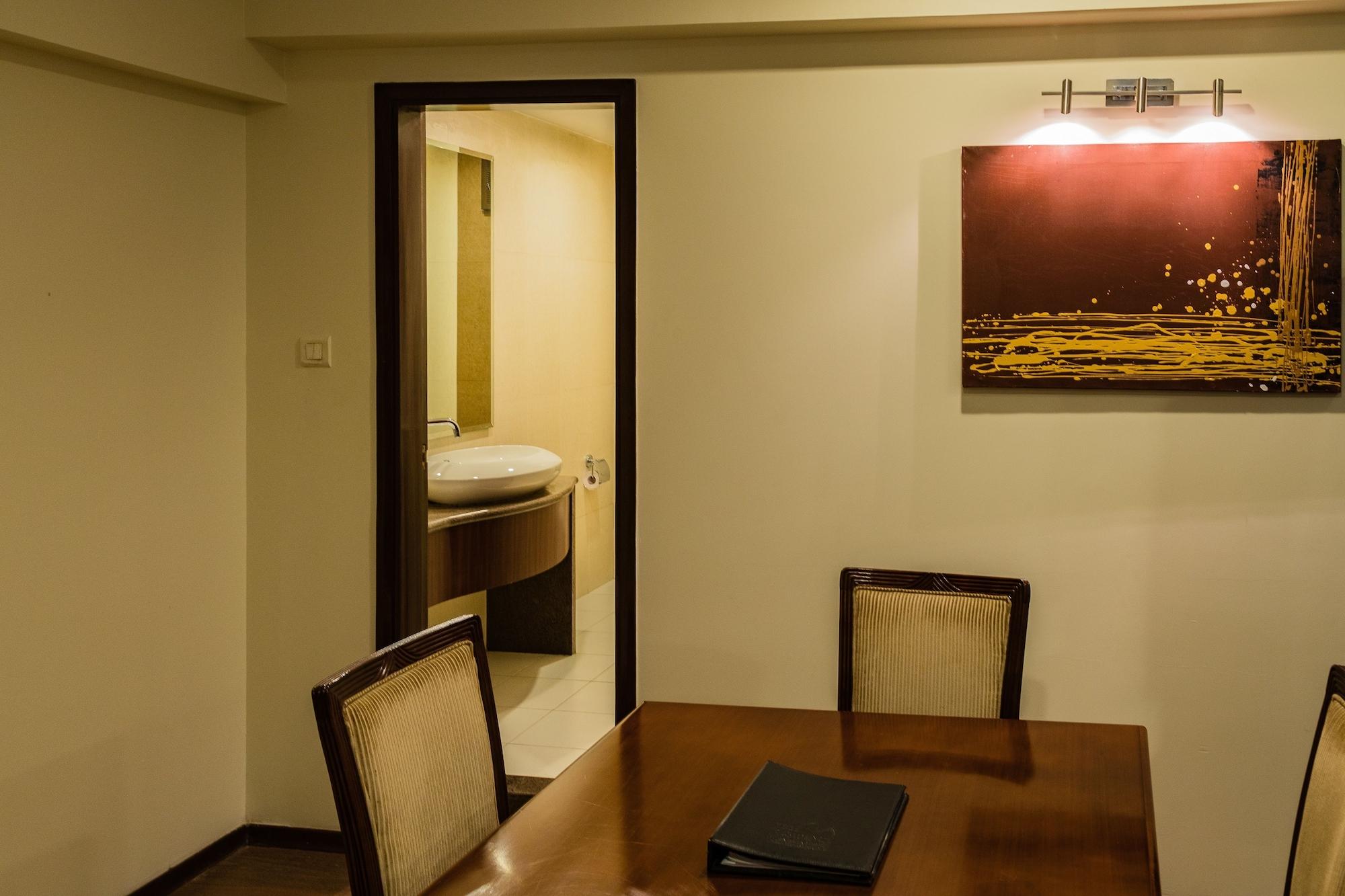 The Residence Hotel & Apartments Powai Мумбаї Екстер'єр фото