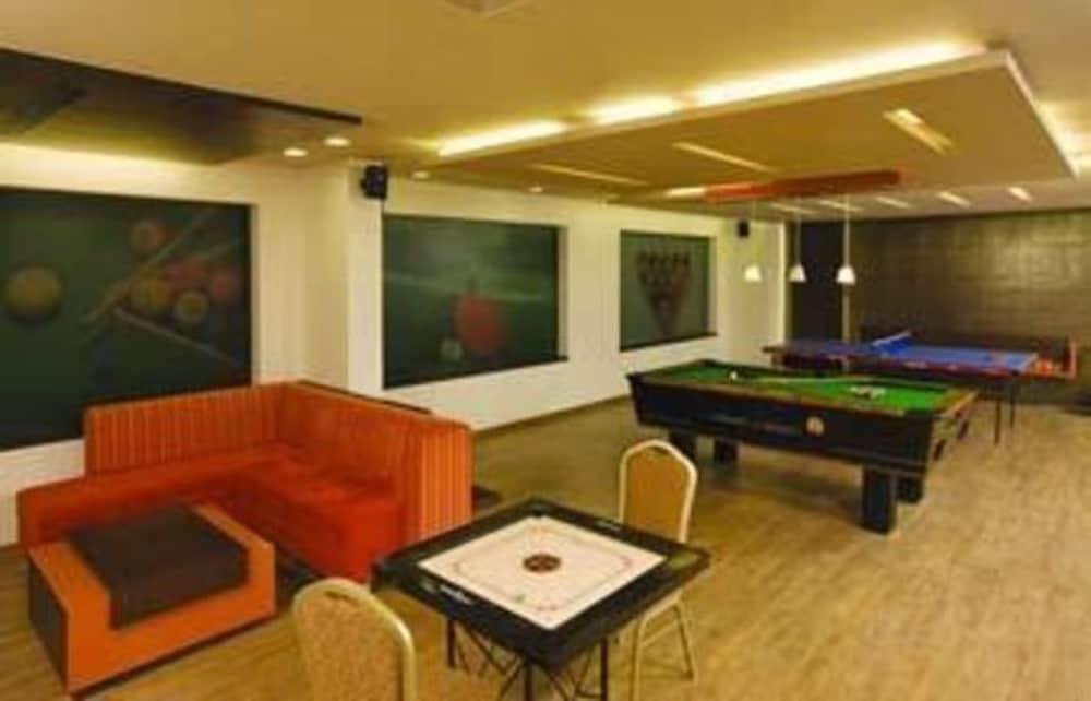 The Residence Hotel & Apartments Powai Мумбаї Екстер'єр фото