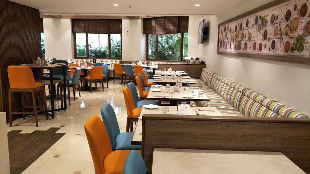 The Residence Hotel & Apartments Powai Мумбаї Екстер'єр фото