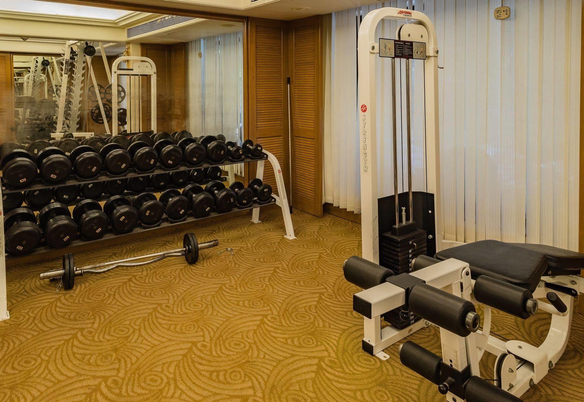 The Residence Hotel & Apartments Powai Мумбаї Екстер'єр фото