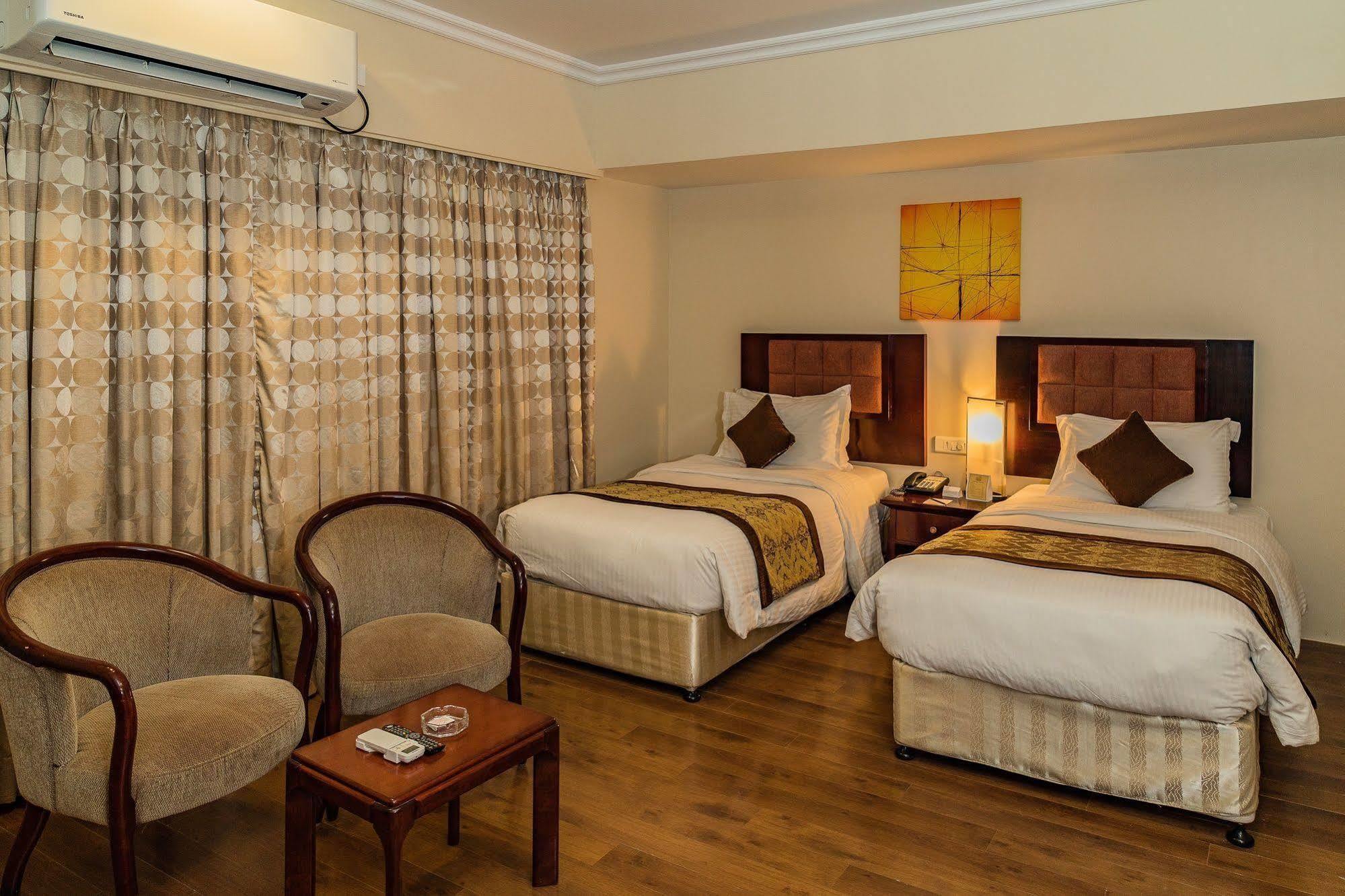 The Residence Hotel & Apartments Powai Мумбаї Екстер'єр фото